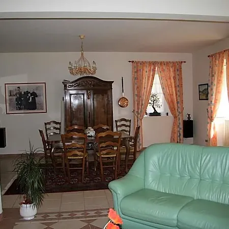 D'hotes Lou Jassou Bed and Breakfast 3*