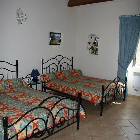 D'hotes Lou Jassou Bed and Breakfast Lapanouse-de-Cernon
